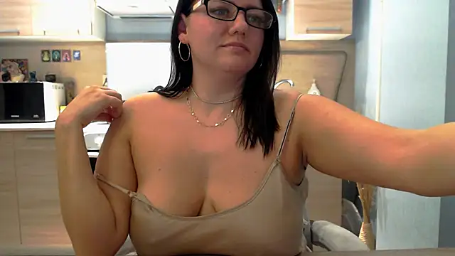 Snapshot of Sophy__soft chatting on February 8, 6:11 pm Sophy soft online show from February 8, 6:11 pm