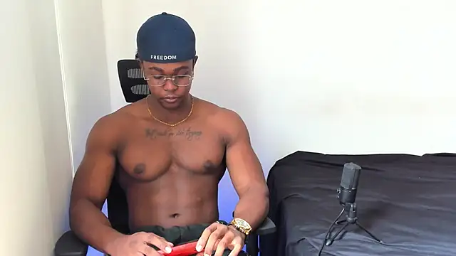 AdonisKnight online show from February 5, 3:31 pm