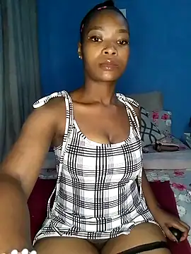 Snapshot of NunuBerry16 chatting on February 21, 12:05 am NunuBerry16 online show from February 21, 12:05 am