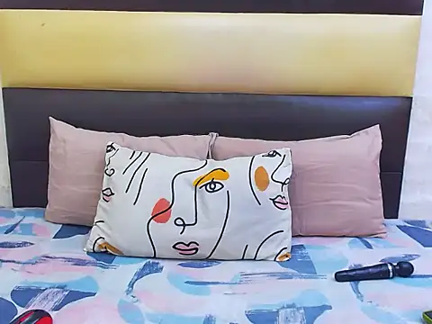 NunuBerry16 online show from February 23, 11:44 am