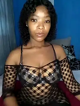 Snapshot of NunuBerry16 chatting on February 7, 6:56 am NunuBerry16 online show from February 7, 6:56 am