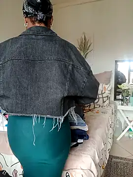 Snapshot of NunuBerry16 chatting on October 16, 12:46 pm NunuBerry16 online show from October 16, 12:46 pm