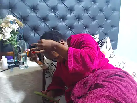 NunuBerry16 online show from March 7, 6:35 pm