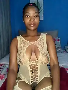 Snapshot of NunuBerry16 chatting on February 19, 7:05 pm NunuBerry16 online show from February 19, 7:05 pm