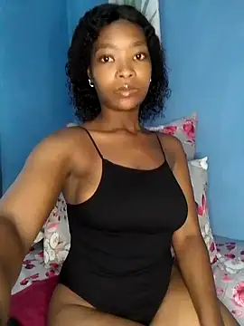 Snapshot of NunuBerry16 chatting on February 27, 6:13 am NunuBerry16 online show from February 27, 6:13 am