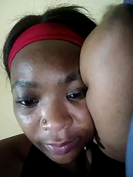 Snapshot of NunuBerry16 chatting on October 5, 7:04 pm NunuBerry16 online show from October 5, 7:04 pm