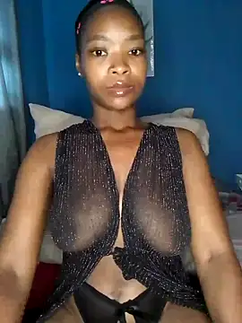 Snapshot of NunuBerry16 chatting on February 19, 7:17 am NunuBerry16 online show from February 19, 7:17 am