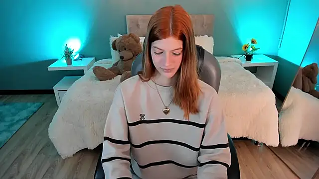 Nora Vennucci online show from November 4, 7:28 pm