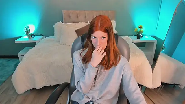 Nora Vennucci online show from October 29, 7:57 pm