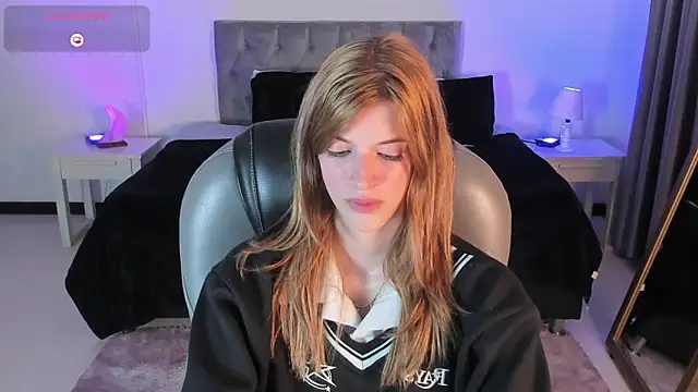 Nora Vennucci online show from March 1, 7:48 pm