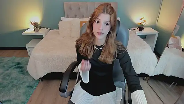 Nora Vennucci online show from December 20, 6:55 pm