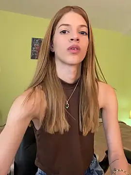 Nora Vennucci online show from May 27, 9:00 pm