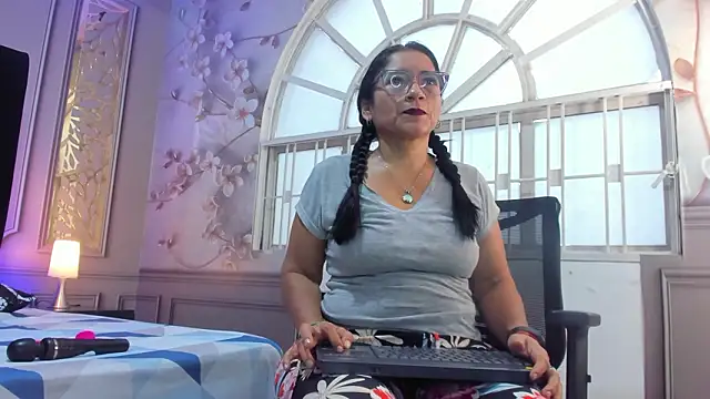 mature bigass   online show from February 10, 12:15 pm