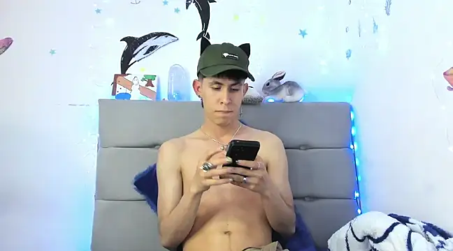 andrew uwu  online show from December 23, 4:55 am