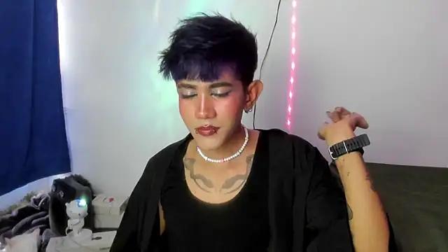 andrew uwu  online show from October 11, 7:59 pm