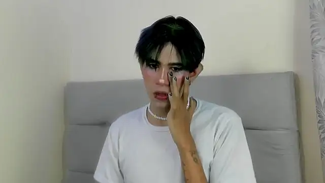 andrew uwu  online show from March 22, 9:16 pm