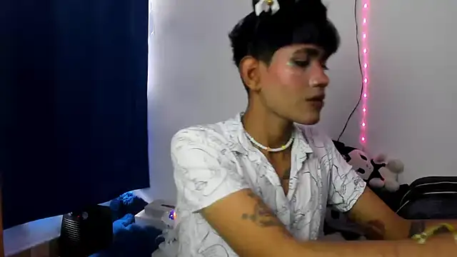 andrew uwu  online show from October 7, 6:42 pm