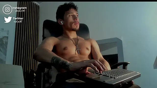 Snapshot of rafael_stone chatting on September 25, 2:28 am rafael stone online show from September 25, 2:28 am