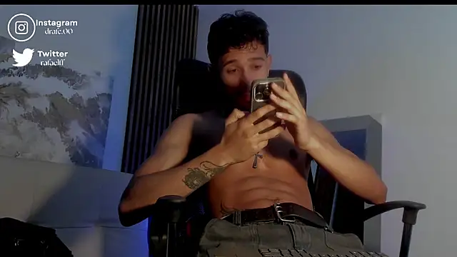 Snapshot of rafael_stone chatting on September 11, 4:56 am rafael stone online show from September 11, 4:56 am