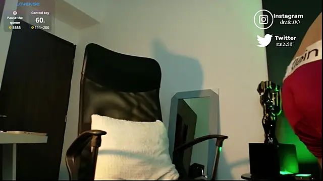 Snapshot of rafael_stone chatting on October 14, 2:01 am rafael stone online show from October 14, 2:01 am