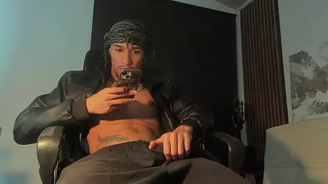 Snapshot of rafael_stone chatting on March 20, 7:25 am rafael stone online show from March 20, 7:25 am