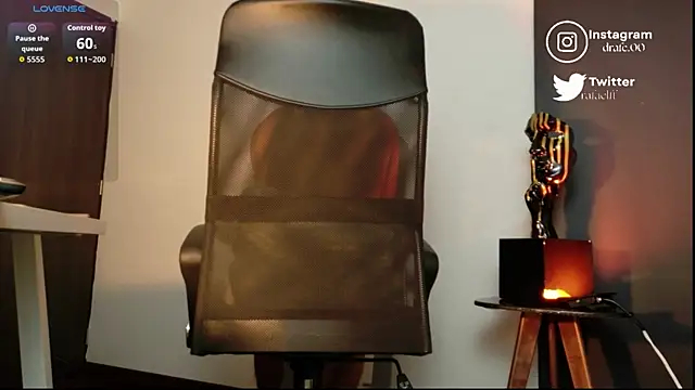 Snapshot of rafael_stone chatting on October 12, 3:41 am rafael stone online show from October 12, 3:41 am