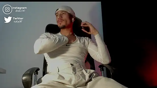 Snapshot of rafael_stone chatting on September 30, 2:17 am rafael stone online show from September 30, 2:17 am