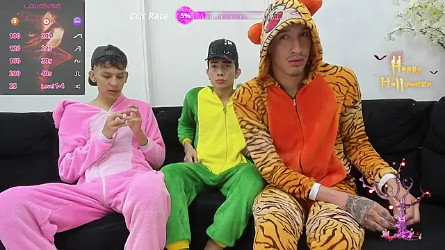 StrawwBoys online show from October 23, 10:25 am