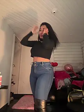 Snapshot of Anily_Lovely chatting on February 21, 2:35 am Anily Lovely online show from February 21, 2:35 am