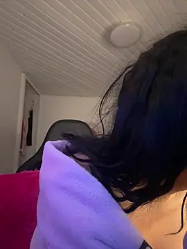 Anily Lovely online show from May 6, 11:53 pm