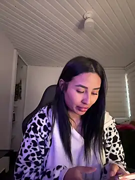 Anily Lovely online show from April 2, 11:00 pm