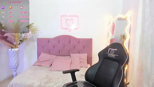 kendra tay online show from November 28, 3:28 am