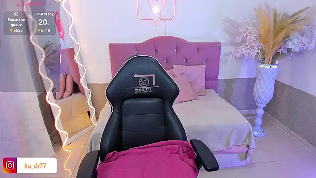 kendra tay online show from March 7, 3:13 am