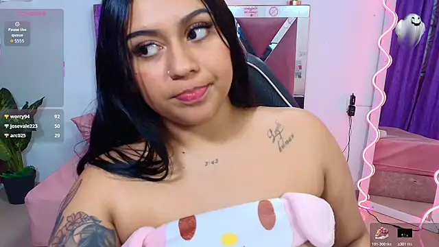 kendra tay online show from October 31, 3:41 pm