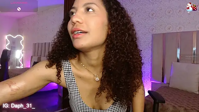 Daphnne tay online show from November 17, 3:43 am