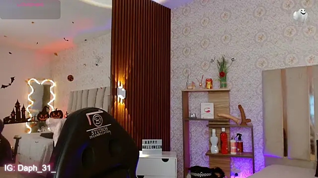 Daphnne tay online show from November 6, 3:21 am