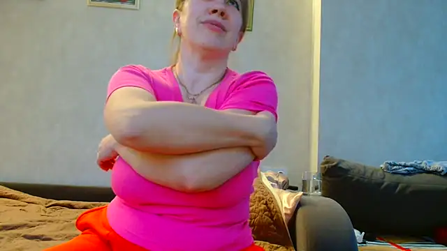 Brionia online show from February 7, 2:36 pm