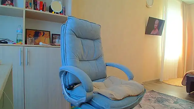 Brionia online show from May 6, 5:33 am
