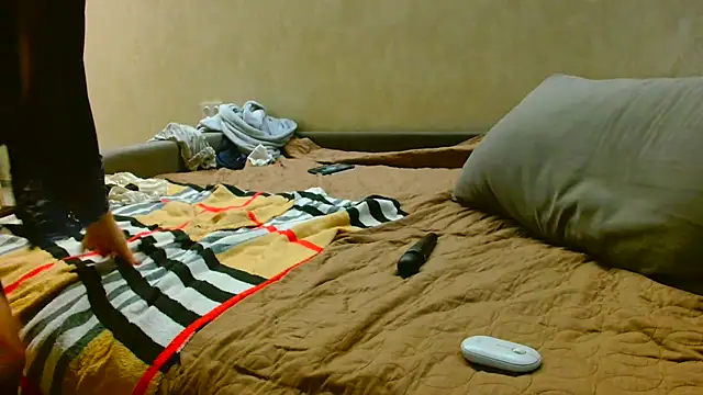 Brionia online show from November 4, 7:50 pm