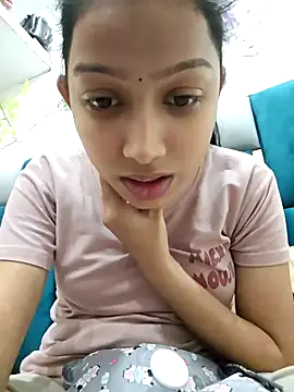 Snapshot of Aleena_Rai chatting on December 15, 6:37 pm Aleena Rai online show from December 15, 6:37 pm