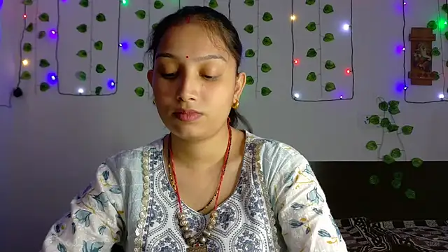 Snapshot of Aleena_Rai chatting on October 18, 7:49 pm Aleena Rai online show from October 18, 7:49 pm