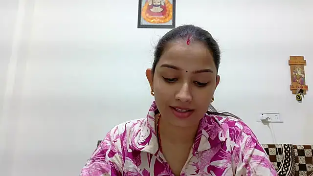Snapshot of Aleena_Rai chatting on October 16, 6:49 pm Aleena Rai online show from October 16, 6:49 pm