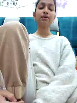 Snapshot of Aleena_Rai chatting on February 11, 6:33 pm Aleena Rai online show from February 11, 6:33 pm