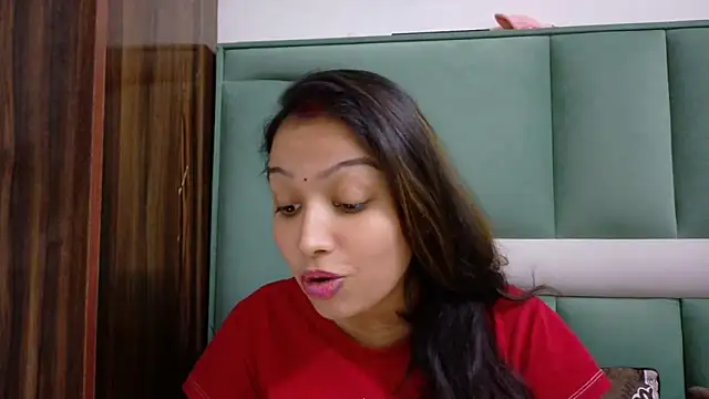 Aleena Rai online show from December 5, 7:01 pm