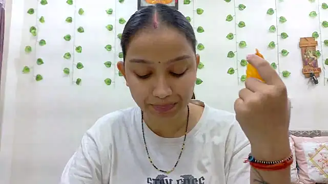 Aleena Rai online show from November 26, 7:25 pm