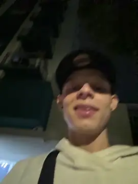 Snapshot of Daddyrich_632 chatting on May 3, 1:55 am Daddyrich 632 online show from May 3, 1:55 am