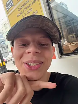 Snapshot of Daddyrich_632 chatting on November 28, 4:29 pm Daddyrich 632 online show from November 28, 4:29 pm