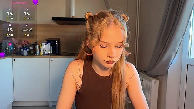 lisa barbie online show from March 20, 3:35 pm