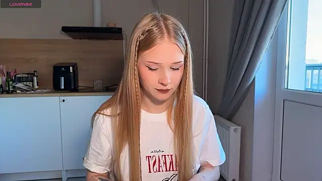 lisa barbie online show from March 22, 3:46 pm