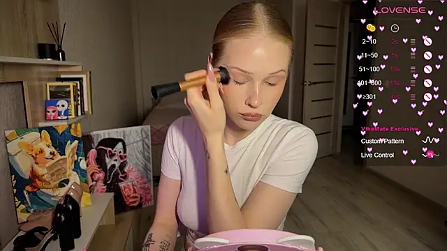 lisa barbie online show from October 6, 8:15 am